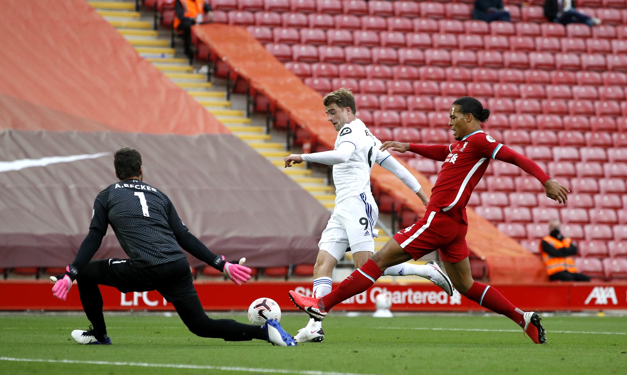 它传递出一 它传递出一